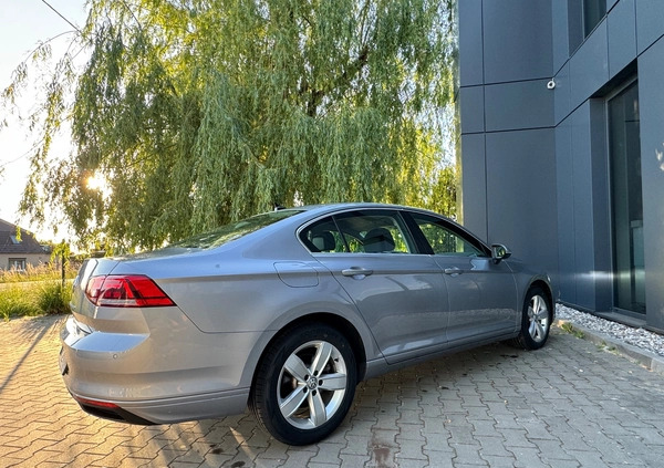 Volkswagen Passat cena 74700 przebieg: 117300, rok produkcji 2020 z Wodzisław Śląski małe 704